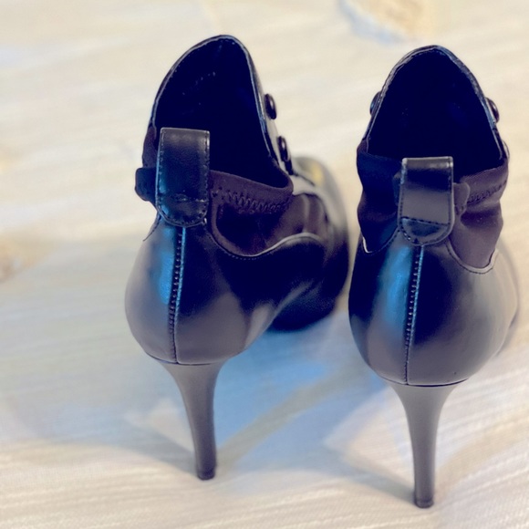 Charles & Keith ankle boots - Picture 4 of 7